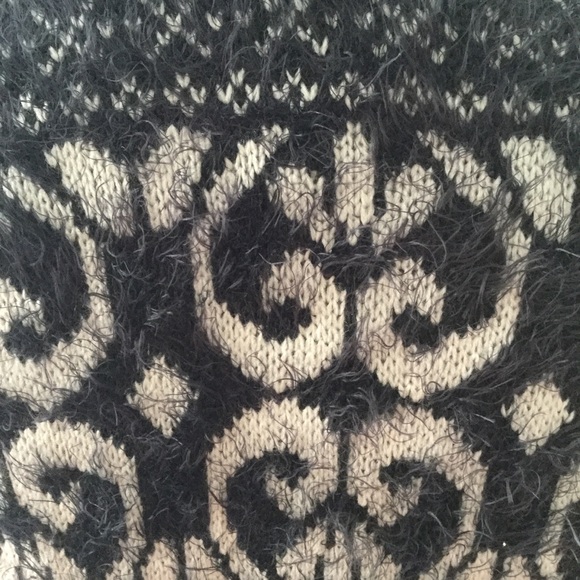 Design History-Beautiful Soft Fuzzy Cardigan. Sz M - Picture 7 of 9